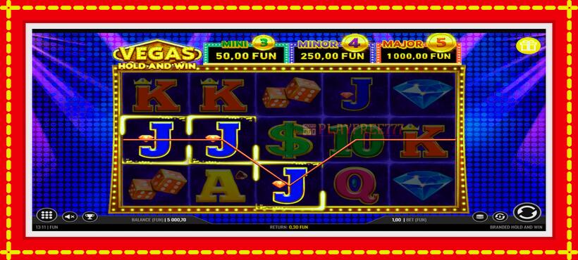 Slot machine Vegas Hold and Win with access to free game online, picture 3