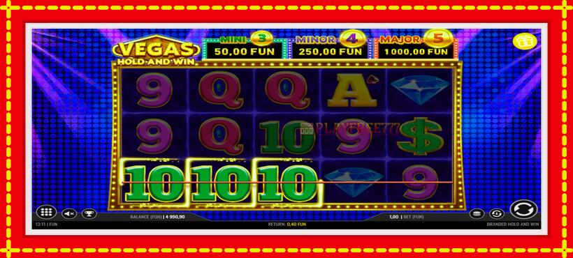 Slot machine Vegas Hold and Win with access to free game online, picture 5